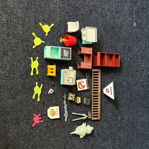 Ghostbusters Action Playset with Green and Red Accessories